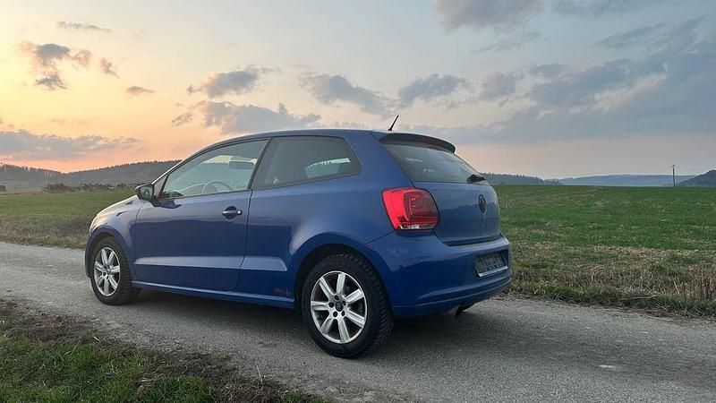 Gebraucht VW Polo Highline 105 PS (77 kW) 2011 Blau Kleinwagen