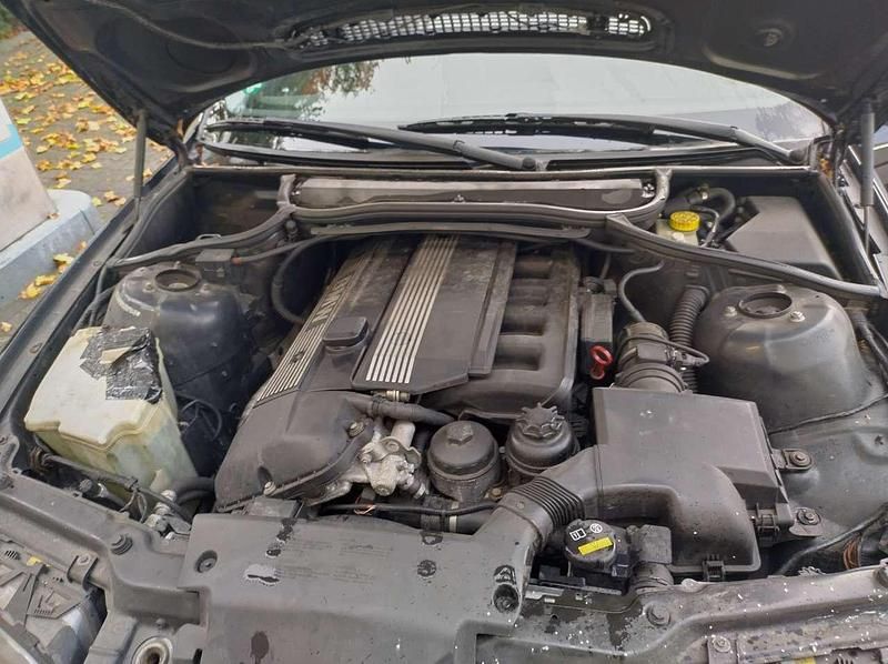 Gebraucht BMW 323 170 PS (125 kW) 1999 Limousine