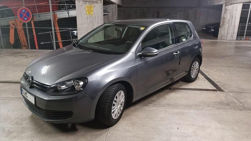 Grau Gebraucht 2009 VW Golf VI Kleinwagen | 5.950 € (Fairer Preis) - Bild 1/4