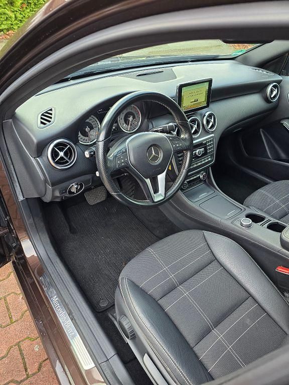 Gebraucht Mercedes A250 Night 211 PS (155 kW) 2015 Braun Limousine