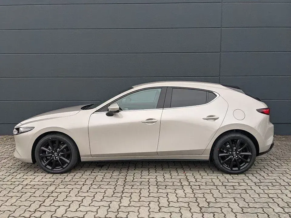 Neu Mazda 3 Homura-Line 140 PS (102 kW) 2026 Grau Limousine