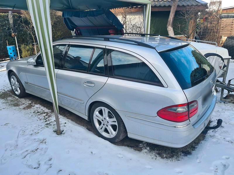 Gebraucht Mercedes E280 231 PS (169 kW) 2007 Silber Kombi
