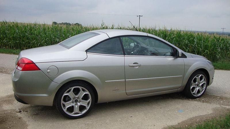 Gebraucht Ford Focus Cabriolet Titanium 145 PS (106 kW) 2010 Silber Cabrio