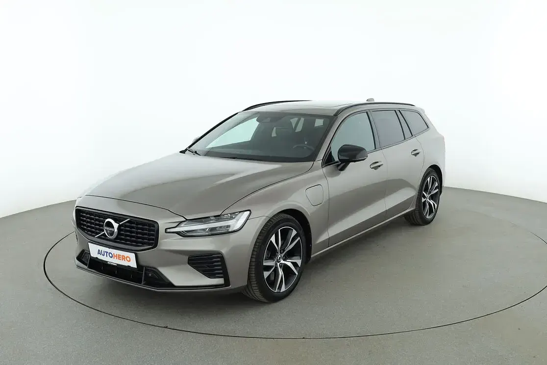 Gebraucht Volvo V60 R-Design 88 PS (64 kW) 2021 Kombi