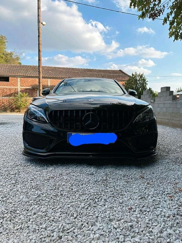 Schwarz Gebraucht 2017 Mercedes 220 AMG Limousine | 21.500 € - Bild 1/4