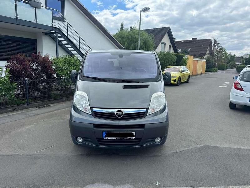 Grau Gebraucht 2010 Opel Vivaro Van | 7.800 € (Superpreis) - Bild 1/4