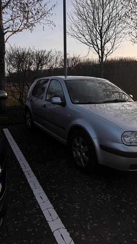 Gebraucht VW Golf IV 90 PS (66 kW) 2001 Grau Kleinwagen