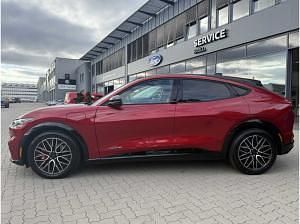 Neu Ford Mustang Mach-E Premium 258 kW (351 PS) 2025 Rot (rapid red metallic) SUV