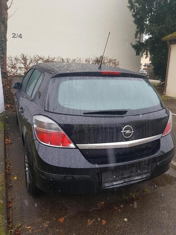 Gebraucht Opel Astra 90 PS (66 kW) 2009 Schwarz Kleinwagen