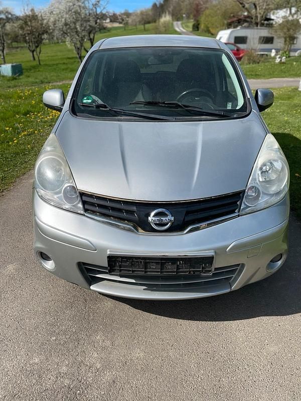 Gebraucht Nissan Note 90 PS (66 kW) 2011 Silber Kleinwagen