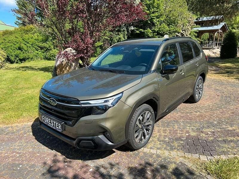 Autumn green Neu 2025 Subaru Forester Platinum SUV | 46.490 € (Fairer Preis) - Bild 1/4