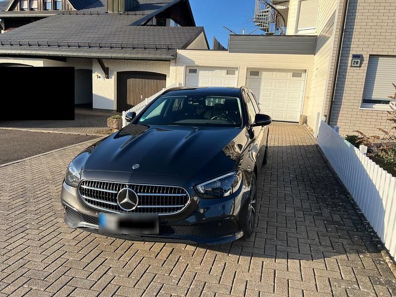Gebraucht Mercedes E300 Night 306 PS (225 kW) 2020 Grau Kombi