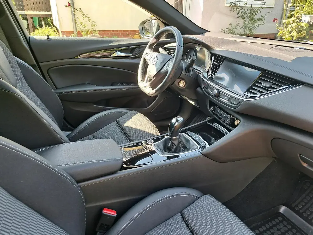 Gebraucht Opel Insignia 174 PS (127 kW) 2021 Silber Kombi