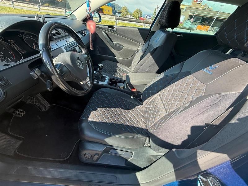 Gebraucht VW Passat 122 PS (89 kW) 2010 Blau Kombi