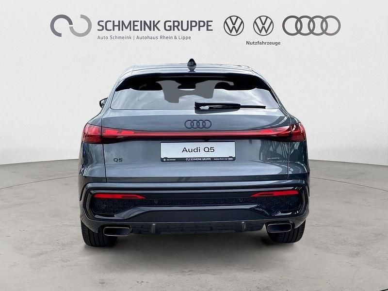 Neu Audi Q5 Sportback Sport 299 PS (219 kW) 2026 Grau SUV