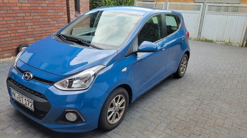 Blau Gebraucht 2016 Hyundai i10 YES! Silver Kleinwagen | 5.350 € (Guter Preis) - Bild 1/4