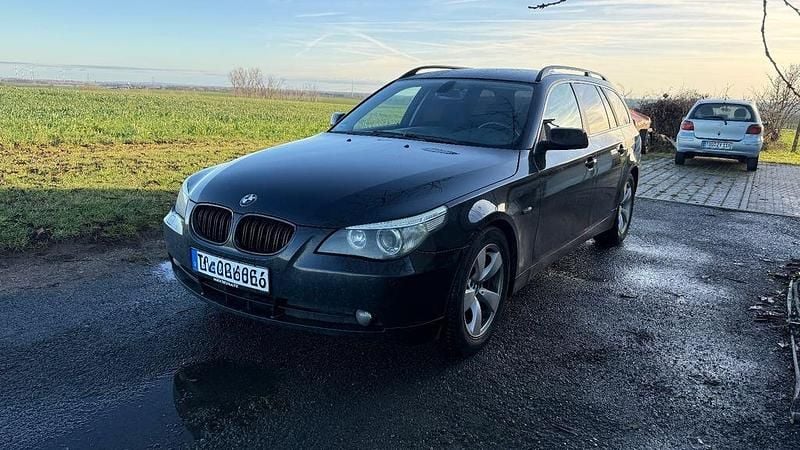 Gebraucht BMW 523 177 PS (130 kW) 2007 Schwarz Kombi