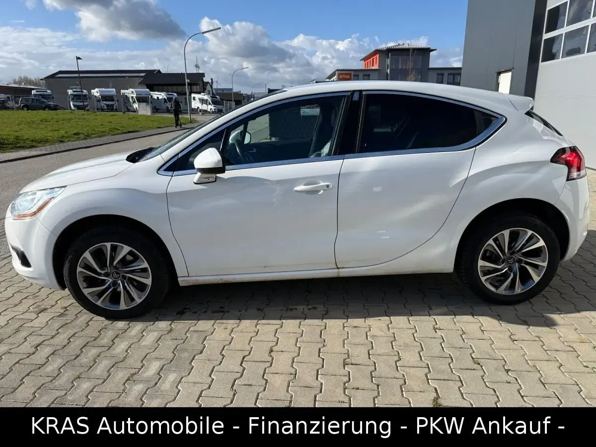 Gebraucht Citroën DS4 So Chic 120 PS (88 kW) 2012 Weiß Kleinwagen