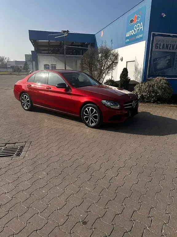 Gebraucht Mercedes C200 136 PS (100 kW) 2018 Rot Limousine