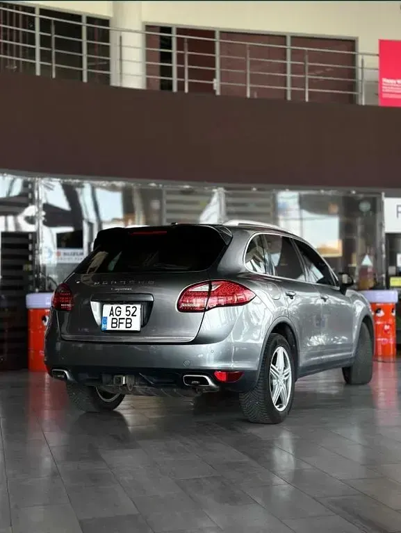 Second-hand Porsche Cayenne 382 CP (280 kW) 2012 Gri SUV