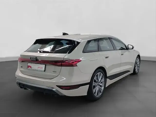 Gebraucht Audi A6 e-tron Ambiente 314 kW (428 PS) 2025 Siambeige metallic Kombi