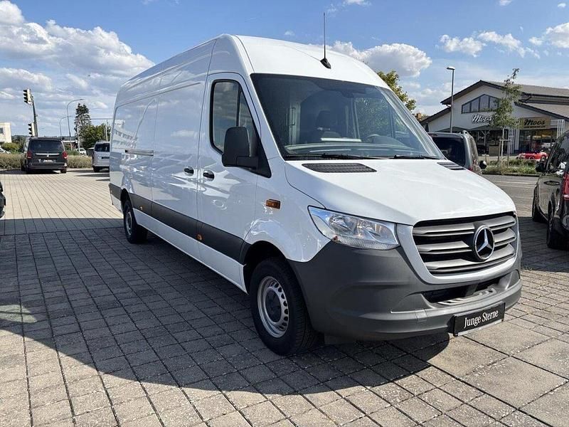Gebraucht Mercedes Sprinter 170 PS (125 kW) 2023 Arktikweiß Van