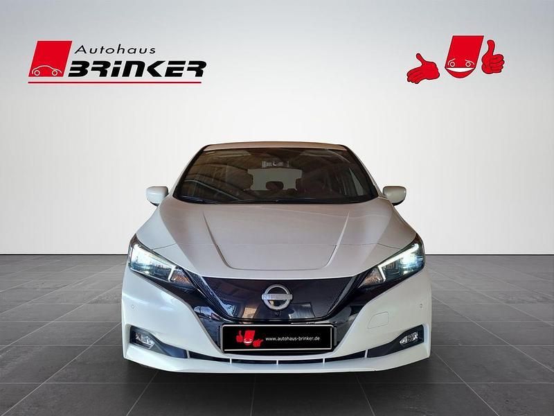 Gebraucht Nissan Leaf Tekna 160 kW (218 PS) 2023 Brilliant white (m) Kleinwagen