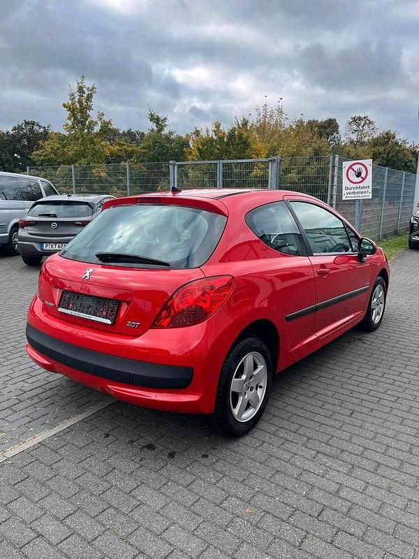 Gebraucht Peugeot 207 75 PS (55 kW) 2009 Rot Kleinwagen