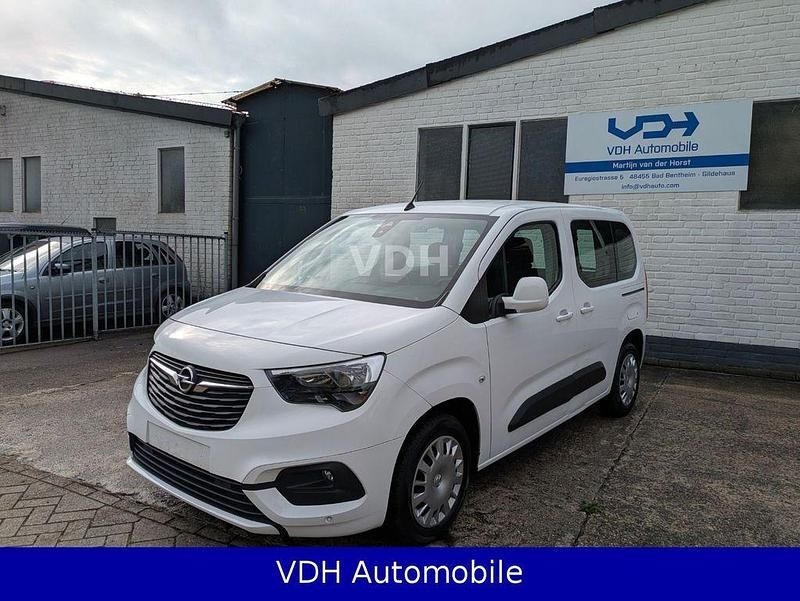 Weiß Gebraucht 2020 Opel Combo Life Edition Van / Kleinbus | 10.500 € (Guter Preis) - Bild 1/4