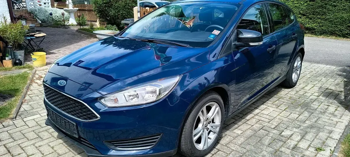Gebraucht Ford Focus 100 PS (73 kW) 2017 Blau Limousine