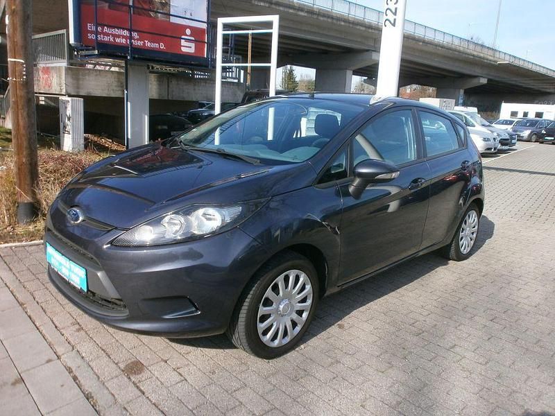 Gebraucht Ford Fiesta Trend 82 PS (60 kW) 2010 Grau Kleinwagen