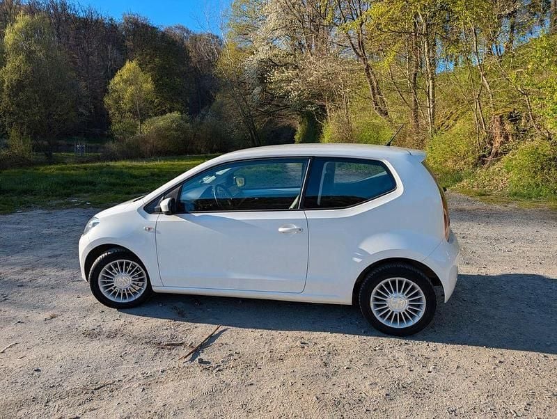 Gebraucht VW up! high up! 68 PS (50 kW) 2015 Weiß Kleinwagen