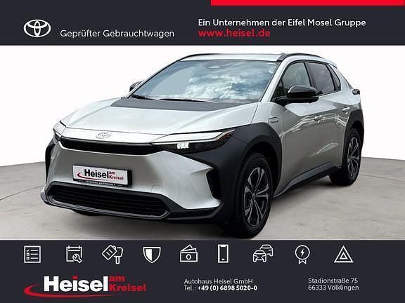 Gebraucht Toyota bZ4X Basis 150 kW (204 PS) 2023 Cosmicsilber metallic SUV