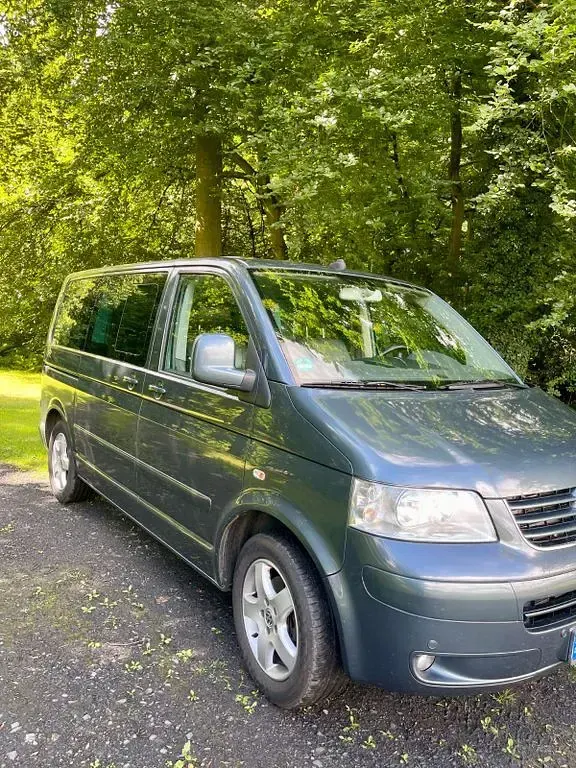 Gebraucht VW Multivan Highline 174 PS (127 kW) 2008 Grau Van / Kleinbus