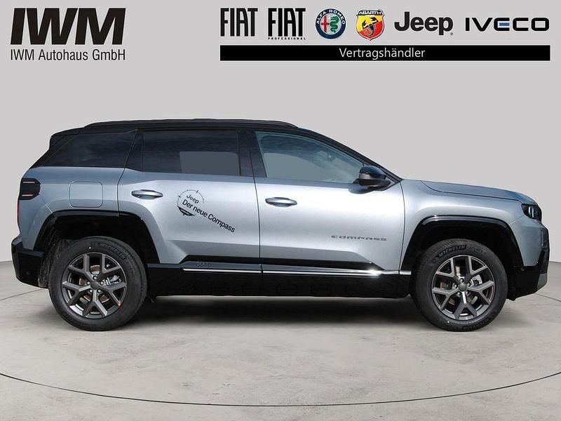 Gebraucht Jeep Compass 145 PS (106 kW) 2025 Grün SUV