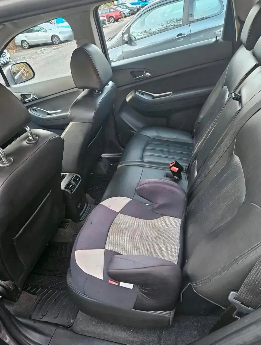 Gebraucht Chevrolet Orlando 141 PS (103 kW) 2011 Grau Van / Kleinbus