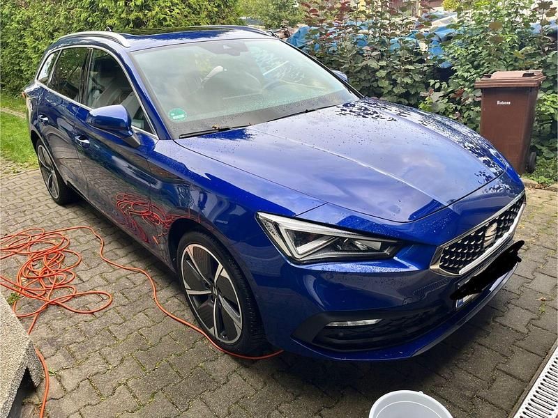 Blau Gebraucht 2021 Seat Leon XCELLENCE Kombi | 18.900 € (Fairer Preis) - Bild 1/4