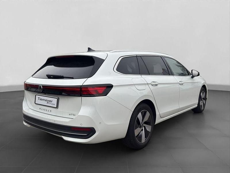 Gebraucht VW Passat Business 150 PS (110 kW) 2025 Weiß Kombi