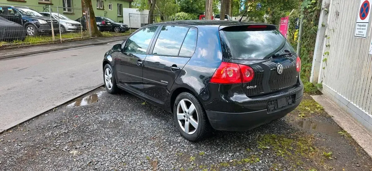 Gebraucht VW Golf VI United 102 PS (75 kW) 2009 Schwarz Kleinwagen