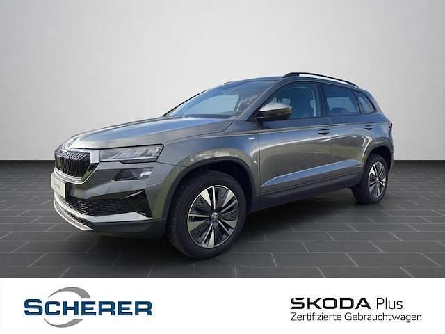 Graphitegrau metallic (metallic) Gebraucht 2022 Skoda Karoq Ambition SUV | 25.790 € (Guter Preis) - Bild 1/4