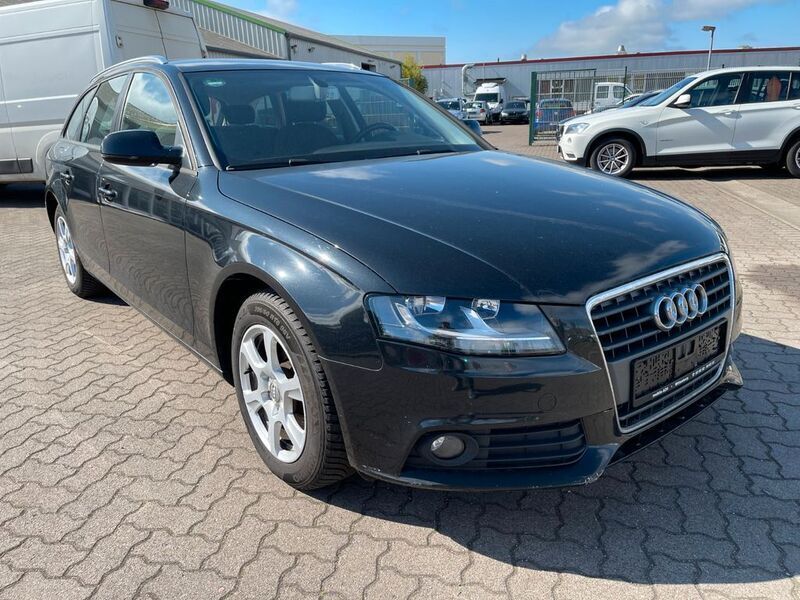 Schwarz Gebraucht 2010 Audi A4 Attraction Kombi | 7.799 € (Teuer) - Bild 1/4