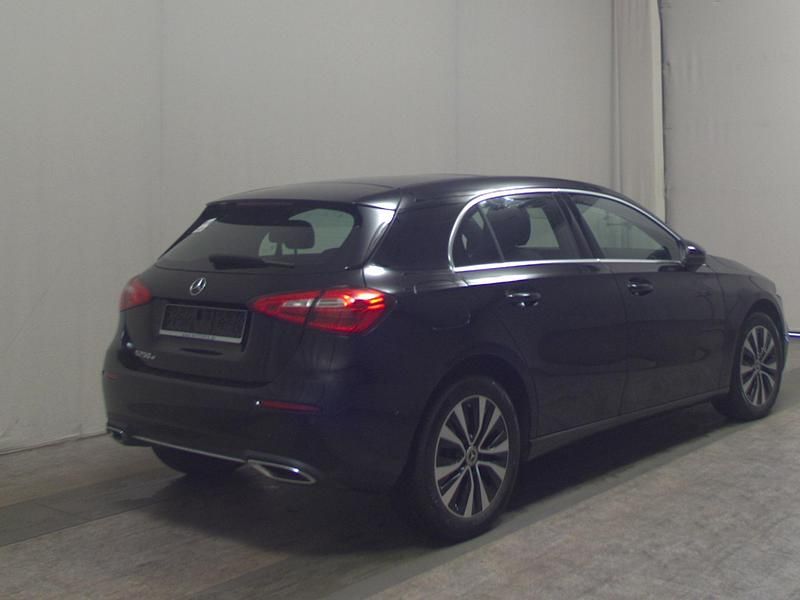 Gebraucht Mercedes A250 218 PS (160 kW) 2022 Schwarz Limousine