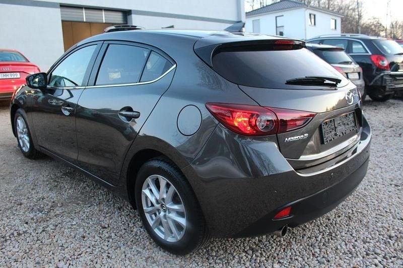 Gebraucht Mazda 3 Center-Line 120 PS (88 kW) 2016 Braun Limousine