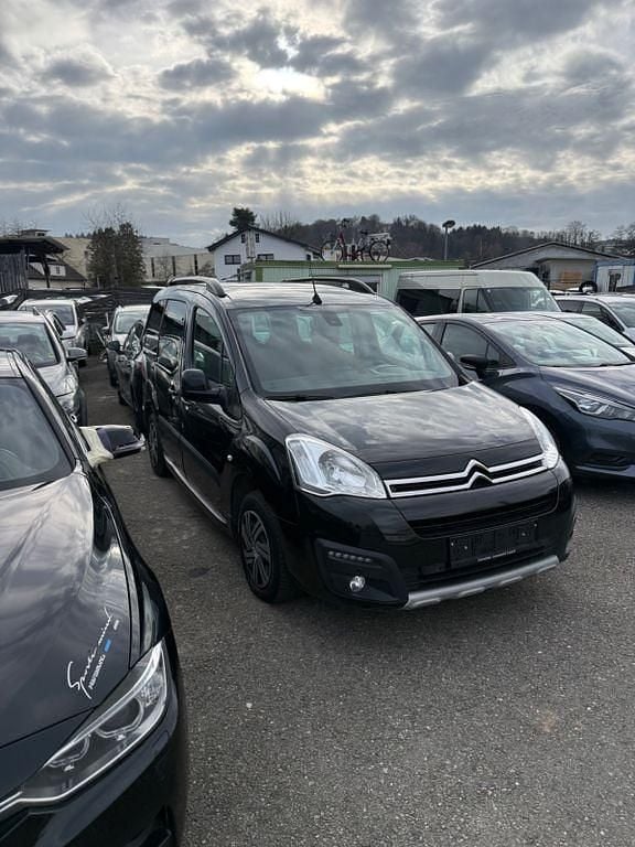 Gebraucht Citroën Berlingo 99 PS (72 kW) 2017 Schwarz Van / Kleinbus