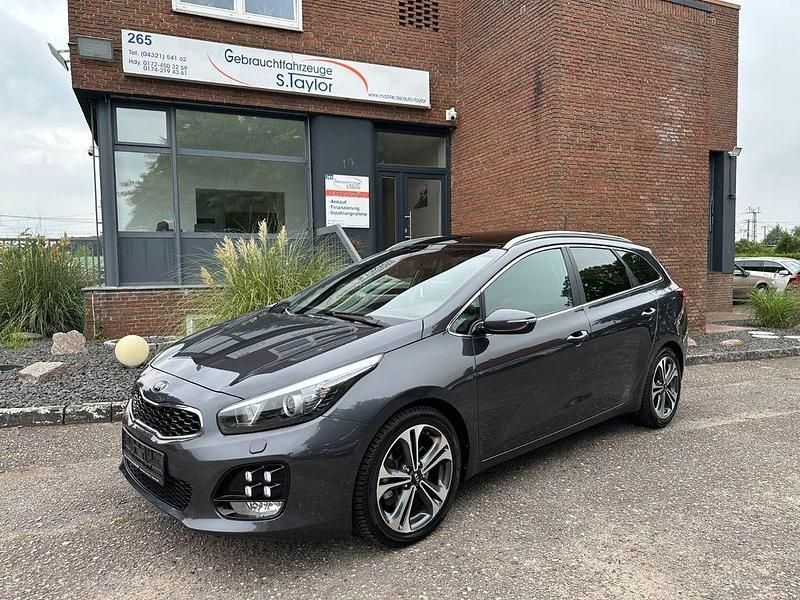 Grau Gebraucht 2015 Kia Ceed Sportswagon GT-Line Kombi | 9.950 € (Fairer Preis) - Bild 1/4