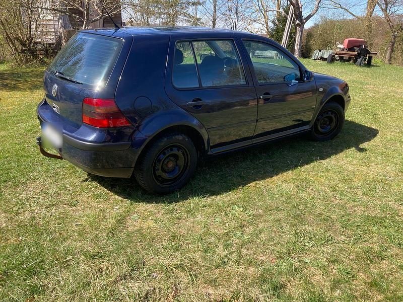 Gebraucht VW Golf IV 75 PS (55 kW) 2001 Blau Kleinwagen