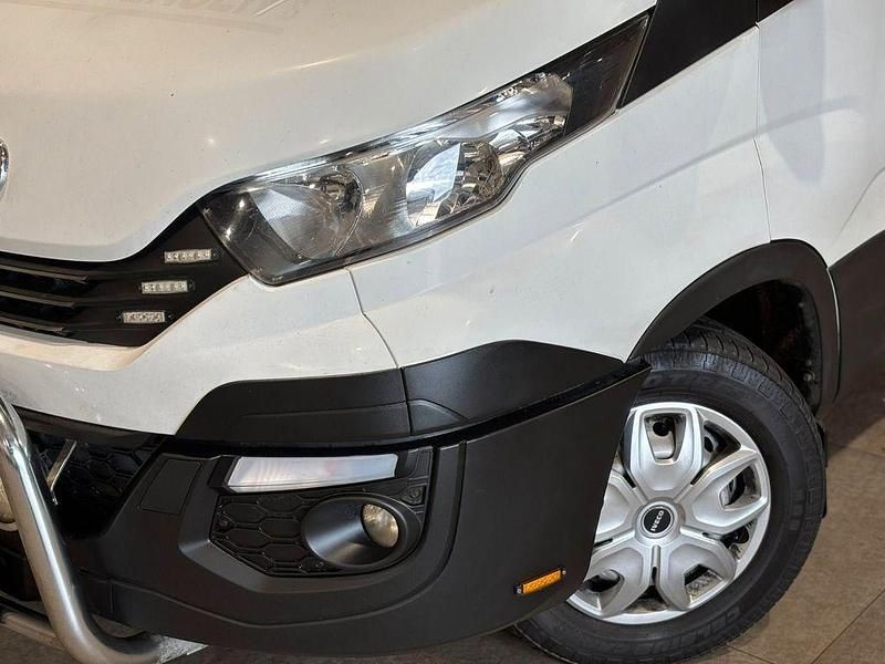 Gebraucht Iveco Daily 155 PS (114 kW) 2019 Weiß Van / Kleinbus