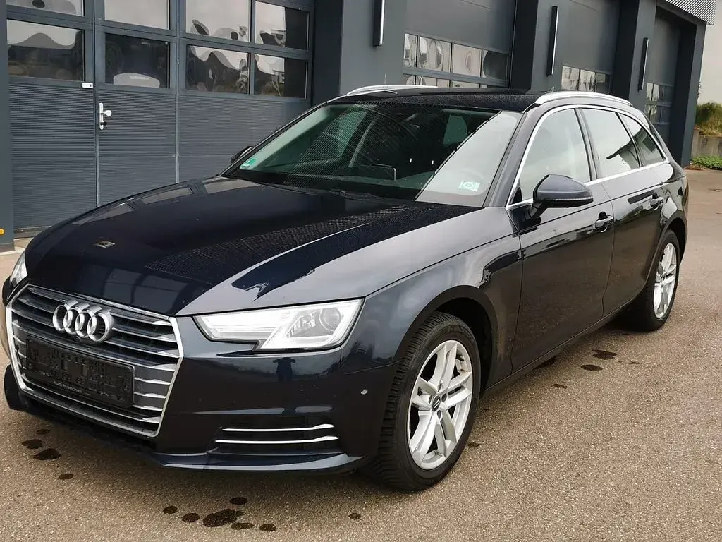 Gebraucht Audi A4 Ambiente 190 PS (139 kW) 2017 Blau Kombi