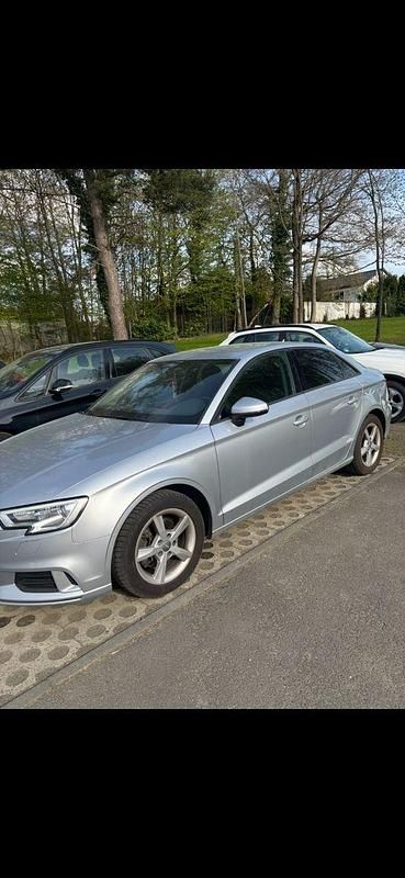 Second-hand Audi A3 116 CP (85 kW) 2018 Argintiu Berlinǎ
