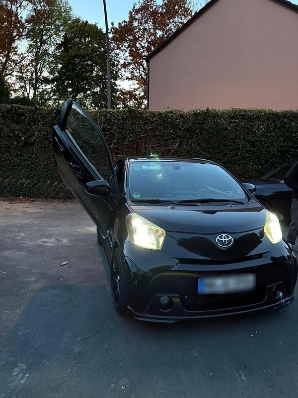 Schwarz Gebraucht 2009 Toyota iQ Kleinwagen | 5.999 € (Fairer Preis) - Bild 1/4